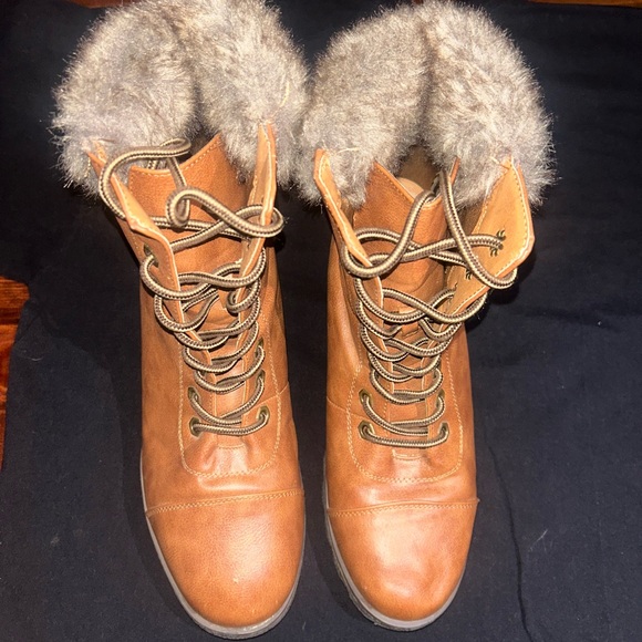 Tan Lace-Up Boots with Faux Fur - Picture 5 of 10